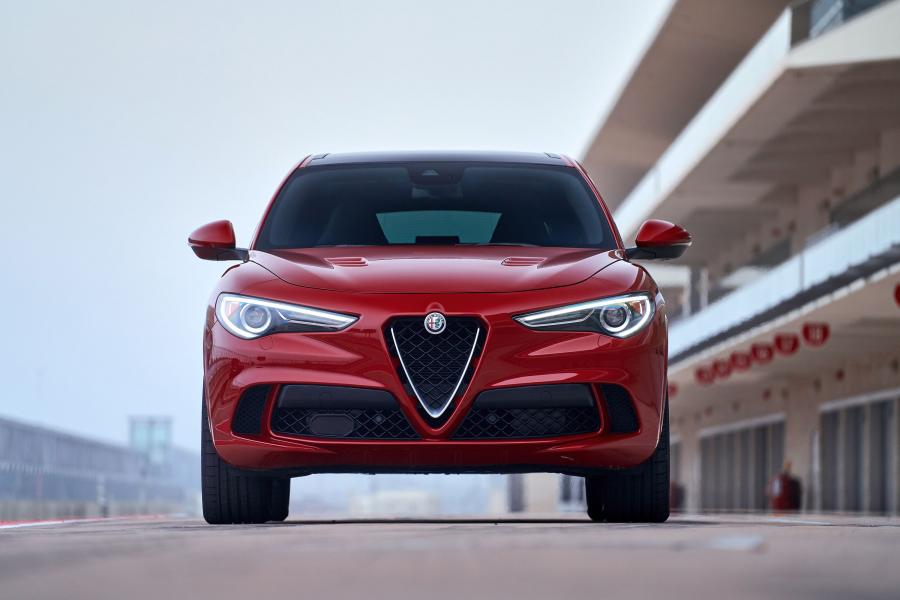  Alfa Romeo Stelvio Quadrifoglio (949) 2018 года  (NA) (фото 23 из 40)